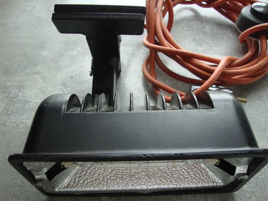 Lampa reflektor wyłącznik nożny montaż łapa 3 x żarnik 100 W