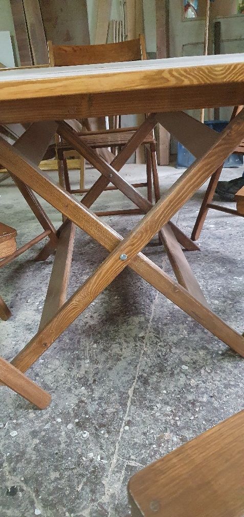 Zestaw stół + 6 składanych krzeseł