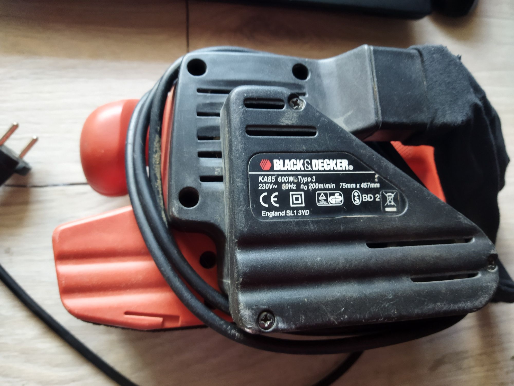 Шлифмашина ленточная Black&Decker KA85