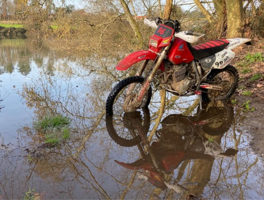 Honda xr400 em bom estado