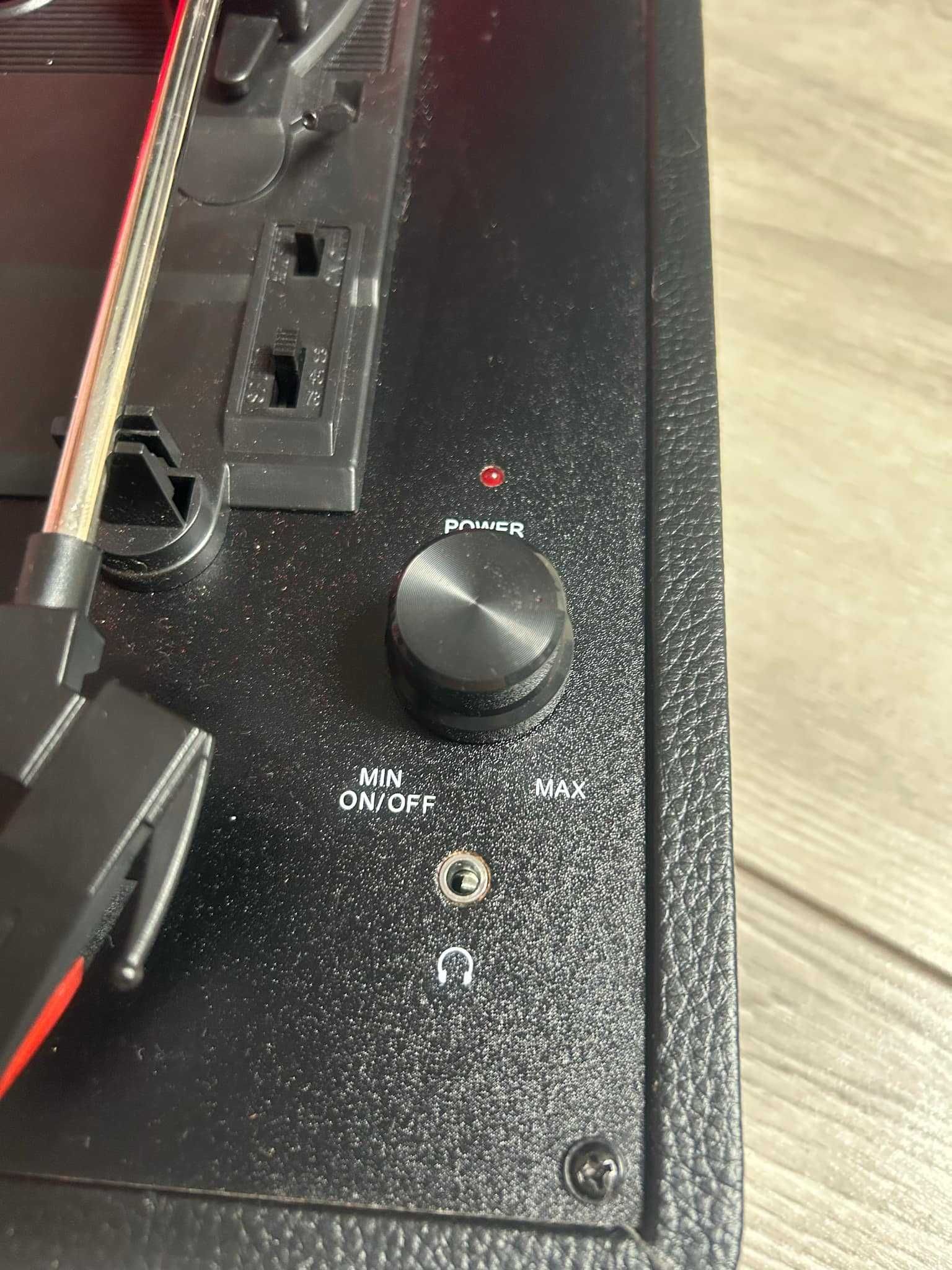 Gramofon na płyty vinylowe czarny w walizce przenośny nowy crosley