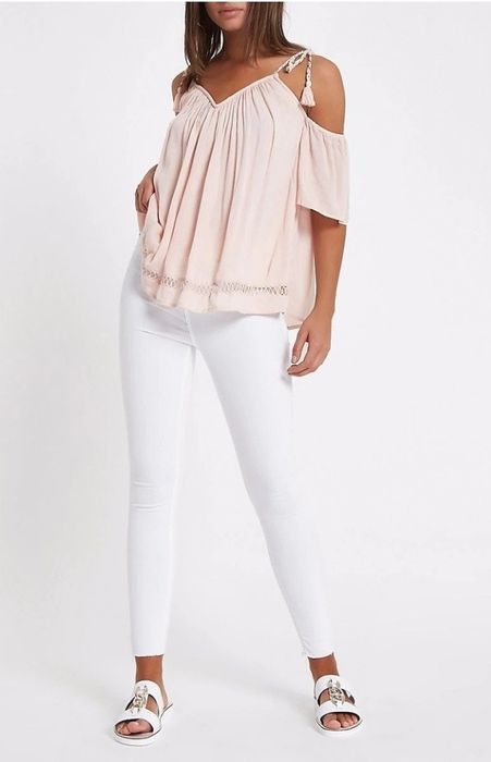 Bluzeczka pudrowy róż z odkrytymi ramionami River Island L
