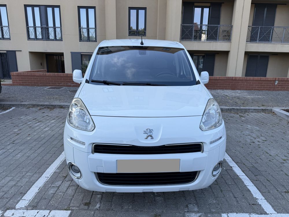 Peugeot Partner - 2013 c/ GPS - Full Extras (tipo Citroen Berlingo)