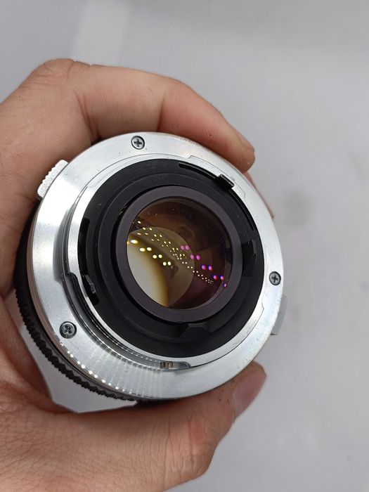 Olympus OM-10 + Olympus OM Zuiko 50mm f/1.8