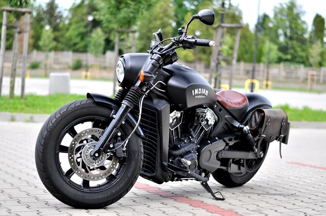 Indian Scout Bobber_Thunder_Black_Smoke