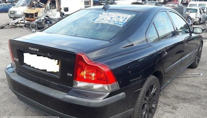 VOLVO S60 2.4D DE 2004 DISPONÍVEL PARA PEÇAS BANCOS VENDIDOS