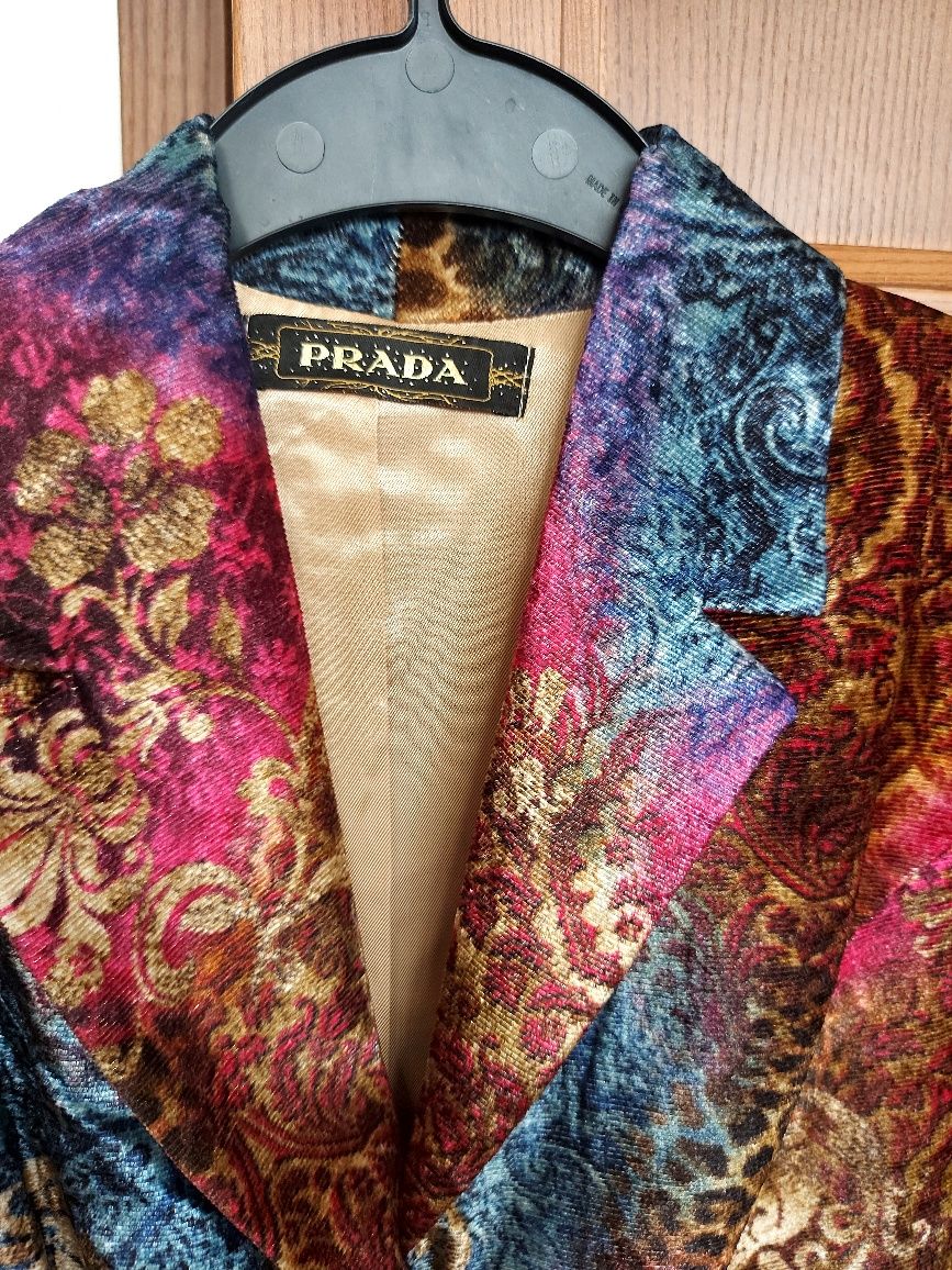 Фирменный пиджак Prada