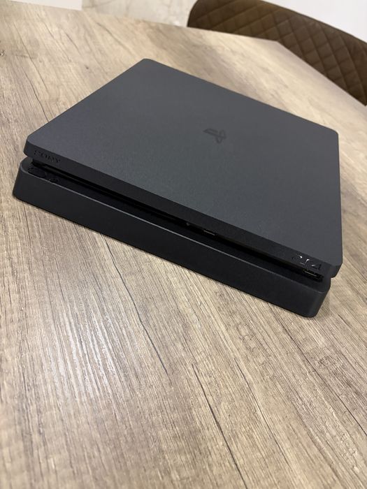 PlayStation 4 – Pouquíssimo Usado + Jogos + Cabo HDMI