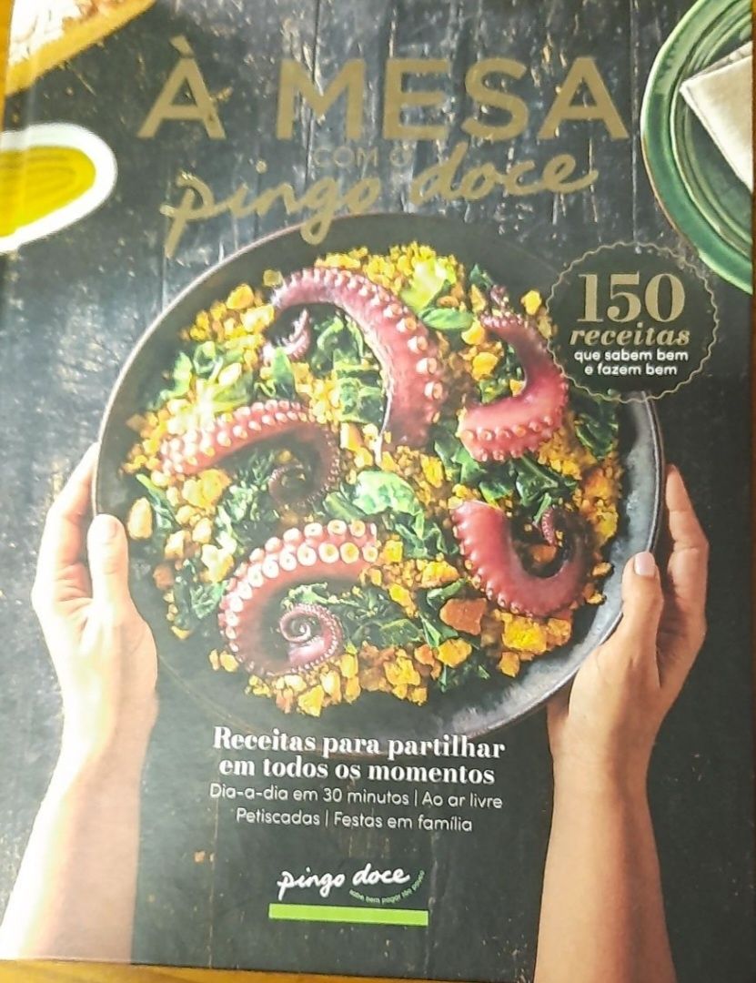 Livro com 150 receitas culinária