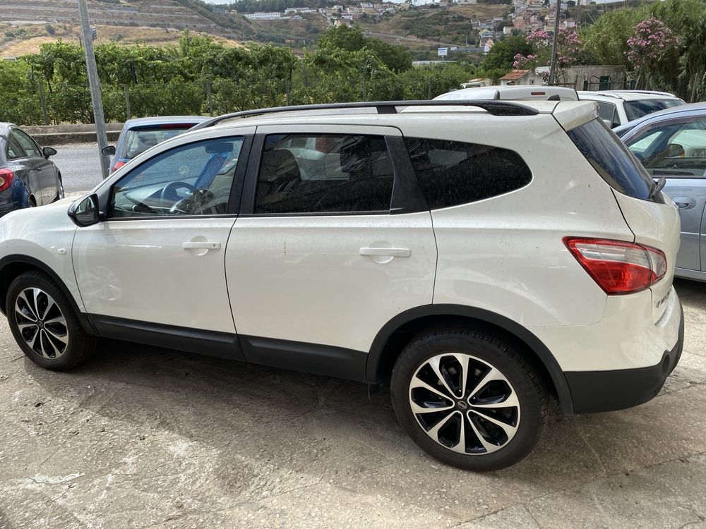 Nissan Qashqai + 2 - 1.6 dCi Tekna Premium