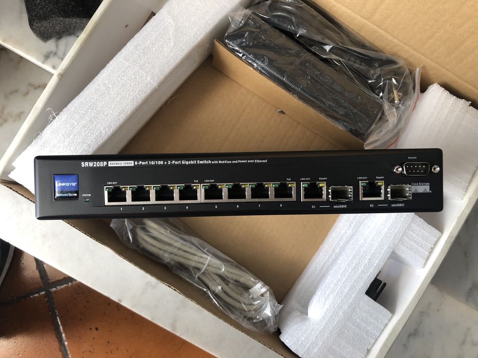 Switch Linksis 8 portas + 2gigabit