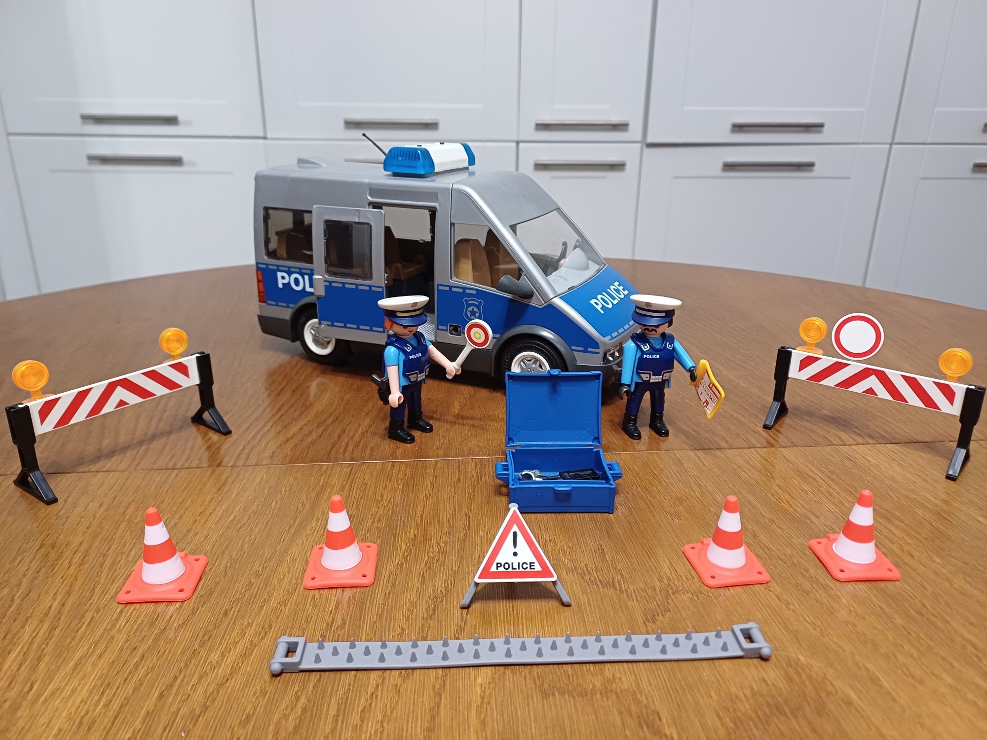 Samochód policyjny Playmobil