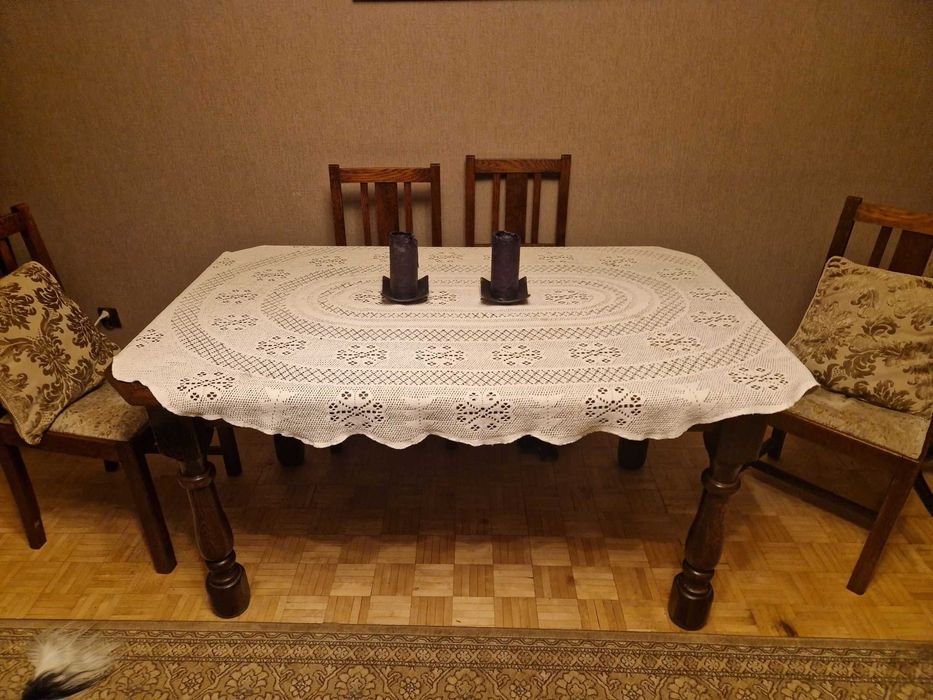 Piekny debowy stol z Luxemburga