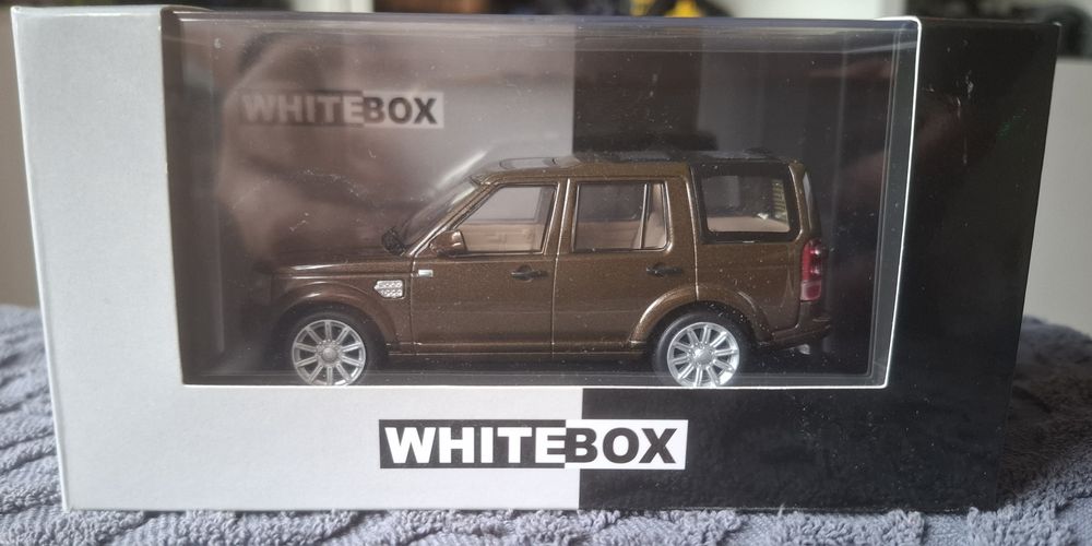 Model 1 43 Land Rover Discovery 4