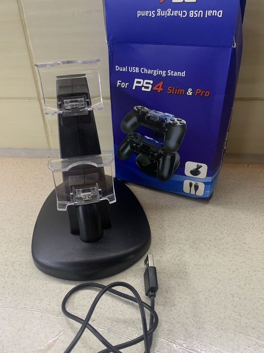 Зарядна станція PS4
