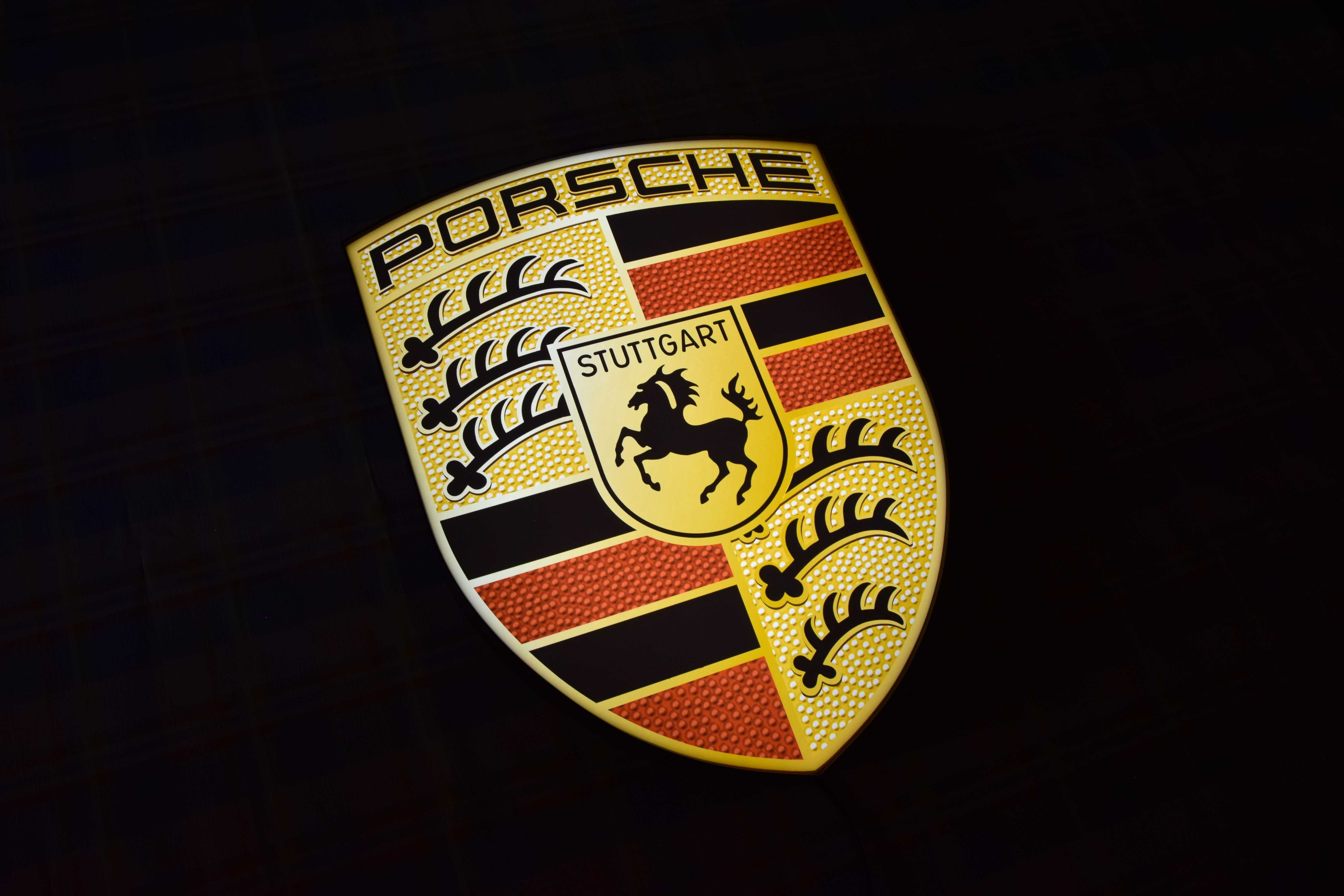 Logo świecące PORSCHE, Podświetlana reklama LED, PRODUCENT Szyldów