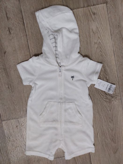 Новый комбез Carter's , 62р