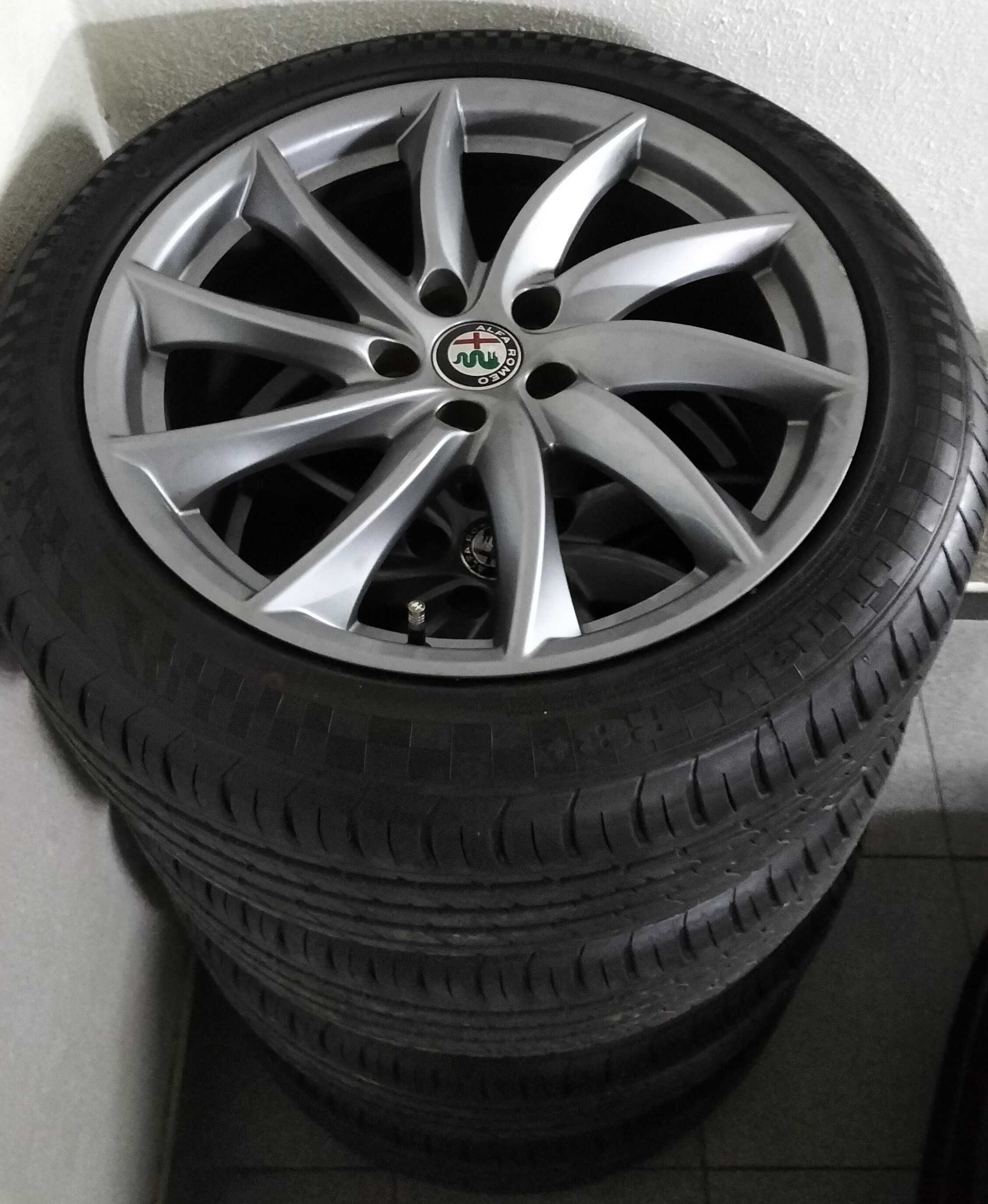 Jantes Originais Alfa-Romeo Giulia 18" 5x110 c/pneus Radar 235/45/18