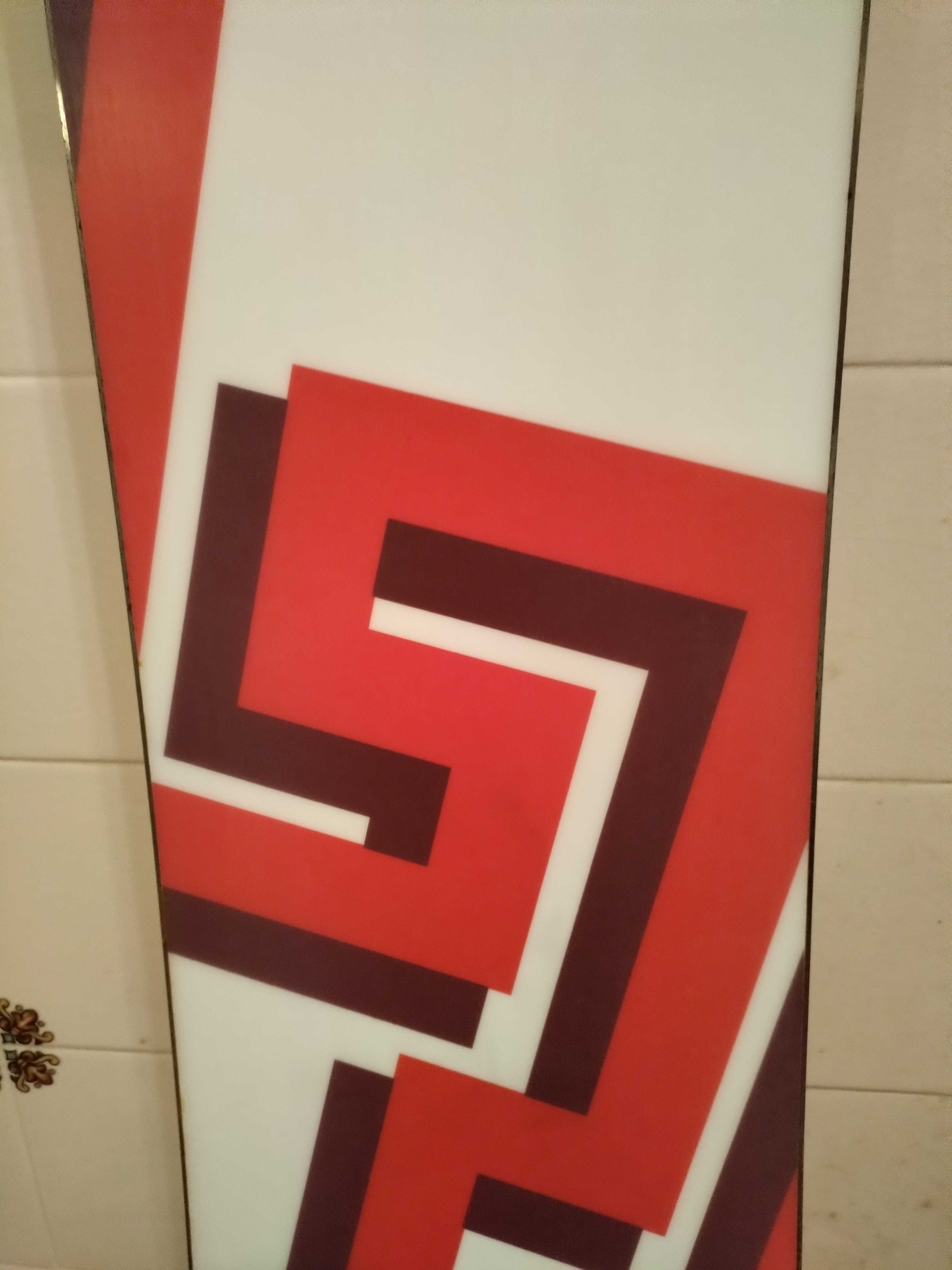 Prancha de snow board nova mais fixadores ( 150€)