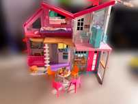 Domek dla lalek barbie z akcesoriami