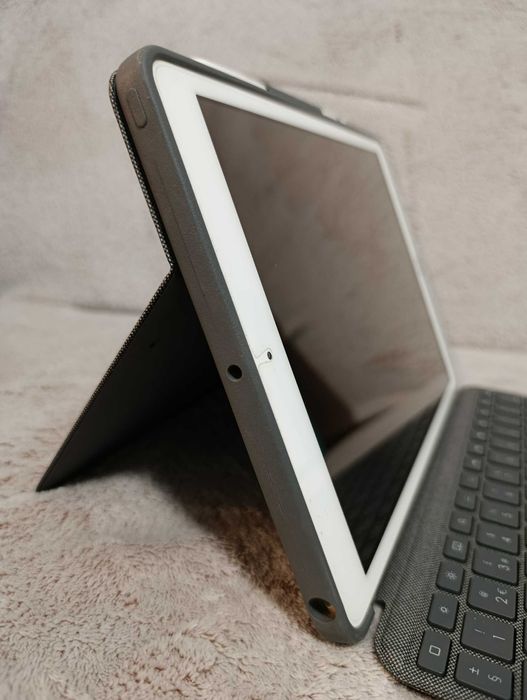 Apple iPad 10.2 Wi-Fi 32GB + akcesoria