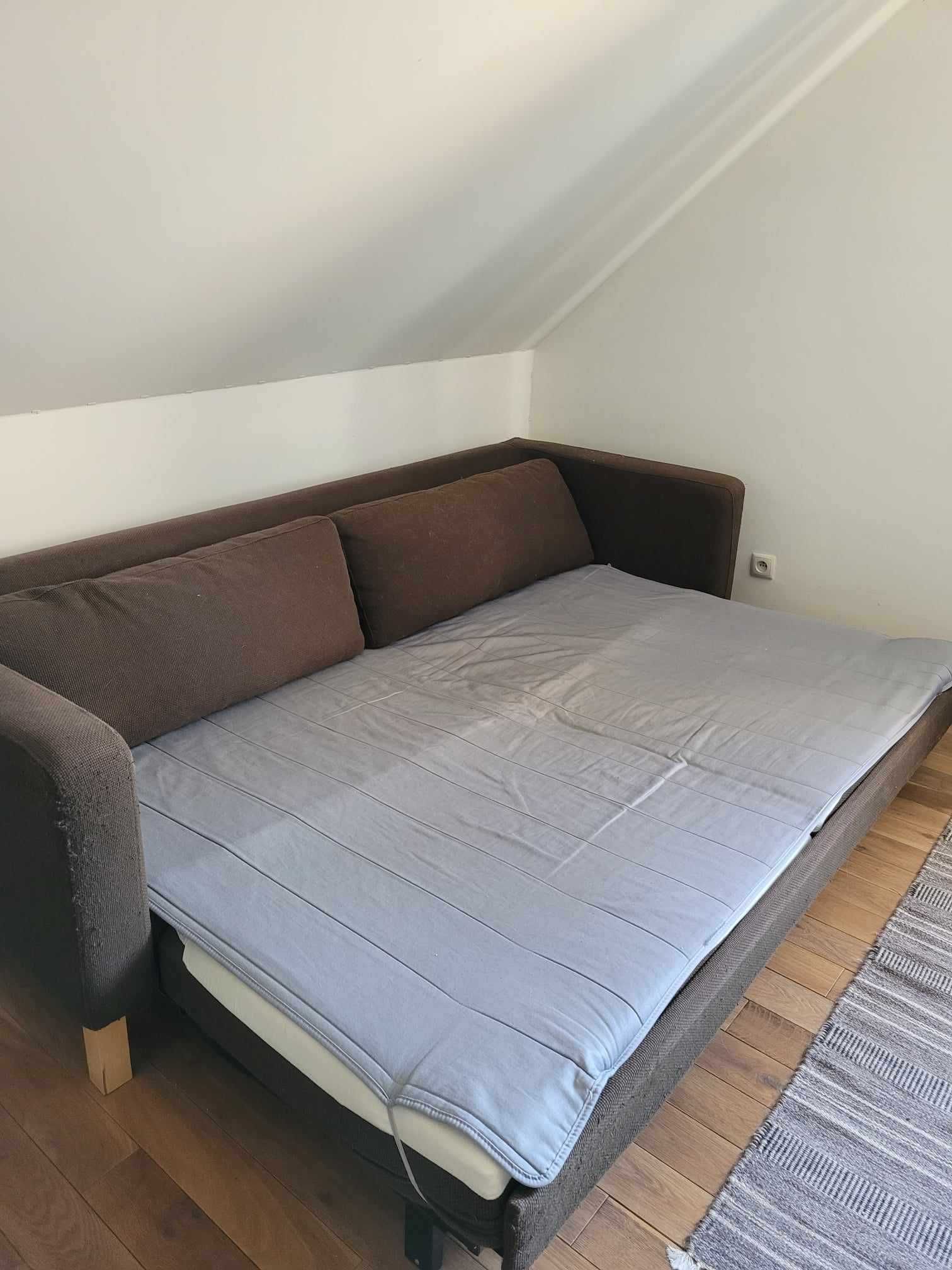 Sofa Ikea Karlstad trzyosobowa rozkładana.