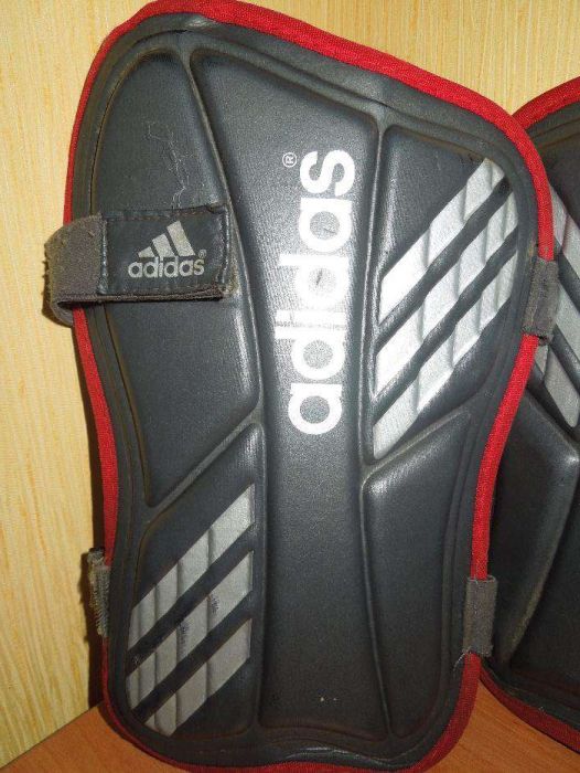 Щитки футбольные "adidas"