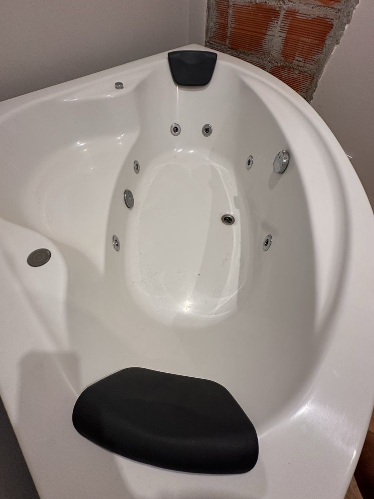 Jacuzzi spa banheira hidromassagem nova