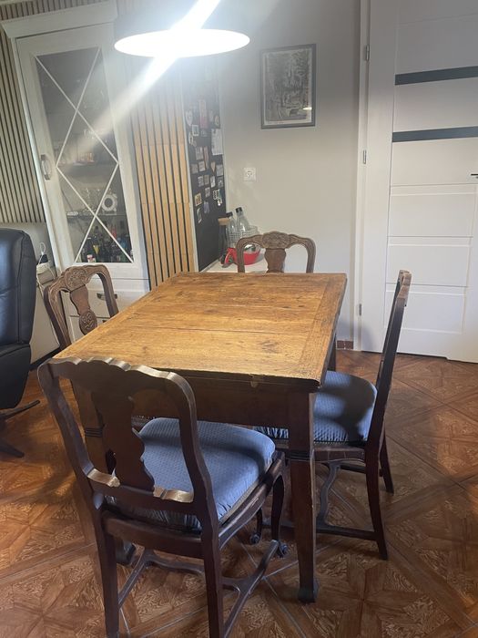 Stół rozkładany stary z 4 krzesłami drewno