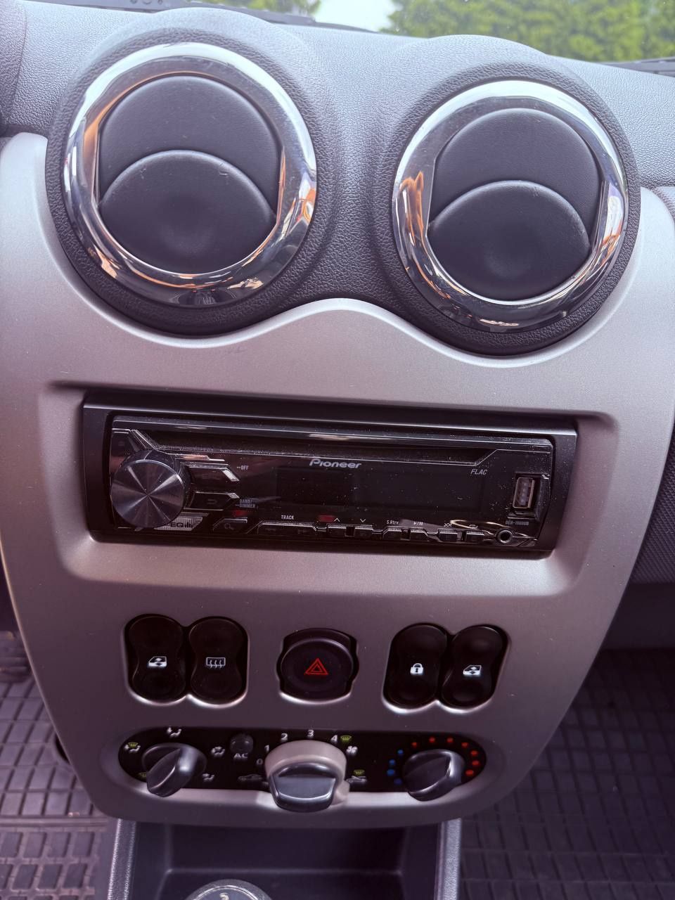 * Dacia Sandero Stepway * 1.6 MPI * Klimatyzacja * Alufelgi *
