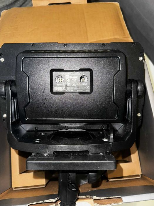 Echosonda Garmin Striker 7cv z przetwornikiem GT20-TM z uchwytem