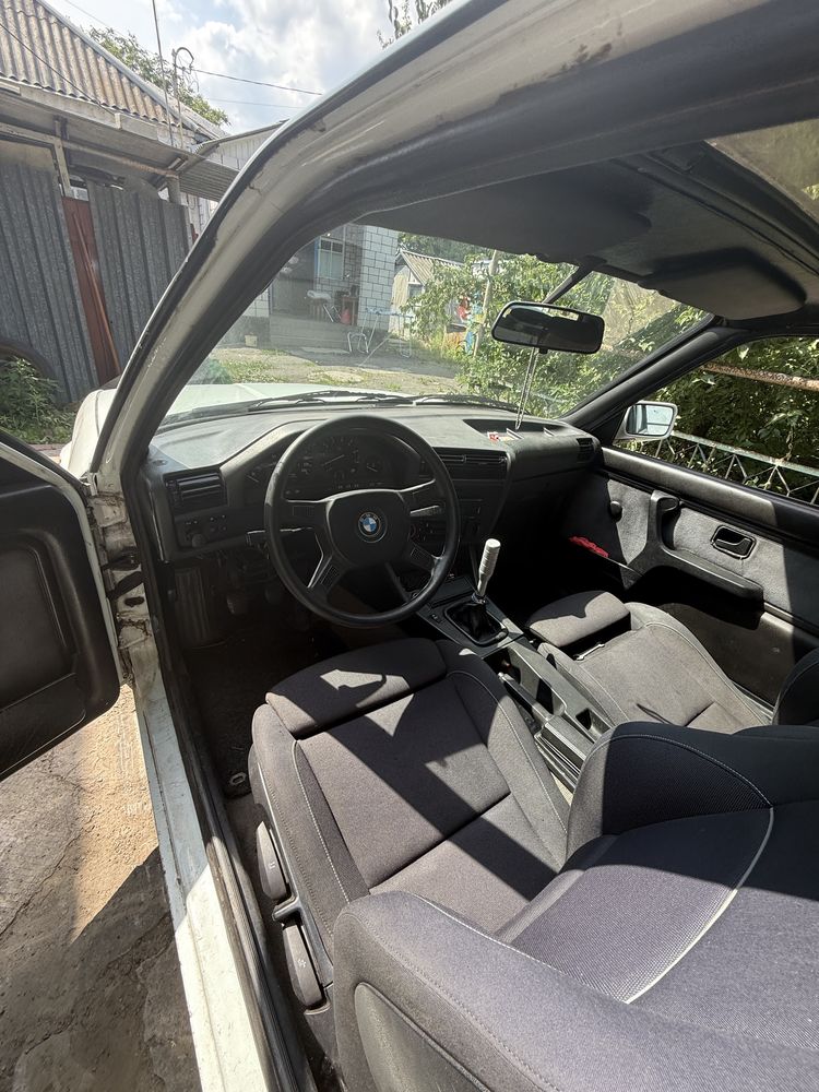 Продам Терміново  BMW E30 1.8 m42b18ціна без колес!!! Тільки сьогодні!
