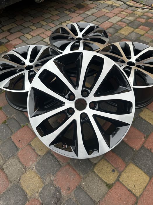 R17 5 108 Ford, Volvo