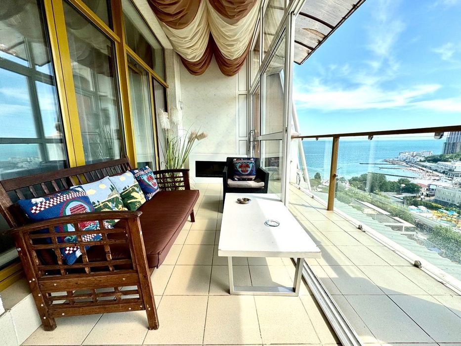 Аркадийский дворец 2 комн.  Панорамный вид моря  огромная Терраса