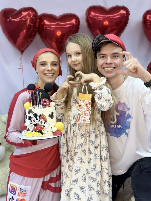 День народження , аніматори, аквагрим, піньята, шоу, свято, фотограф