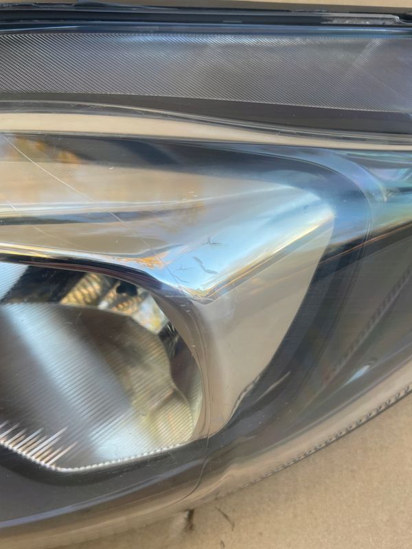 Ford Fiesta Mk 7/2013 > Lift Lewa Przednia Lampa Czarna Europa
