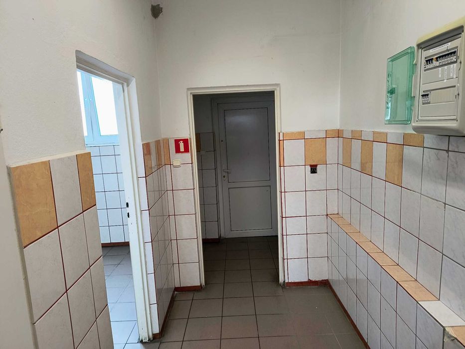 Sprzedam lokal (BEZ POŚREDNIKÓW) handlowo/usługowy - centrum Złotowa