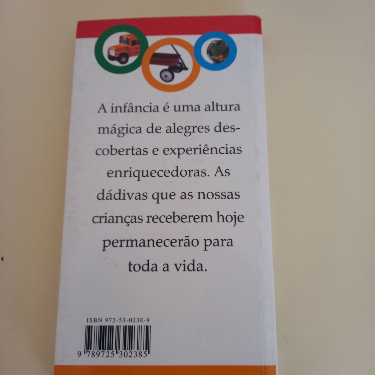 Livro de atividades para fazer com crianças pequenas