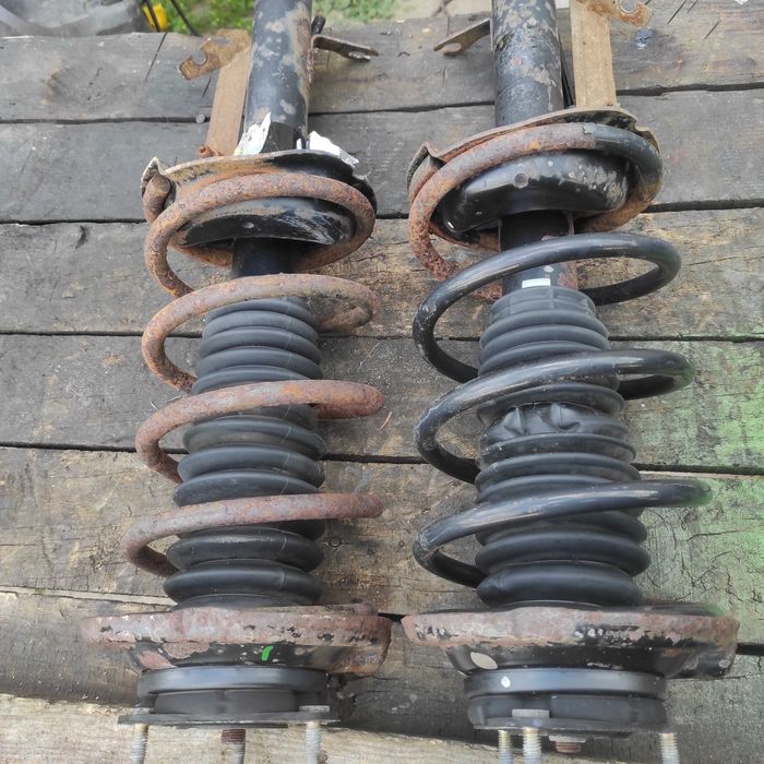 Amortyzatory  Mcpersony przód Ford Focus Mk 1 1,8 TDCI Komplet