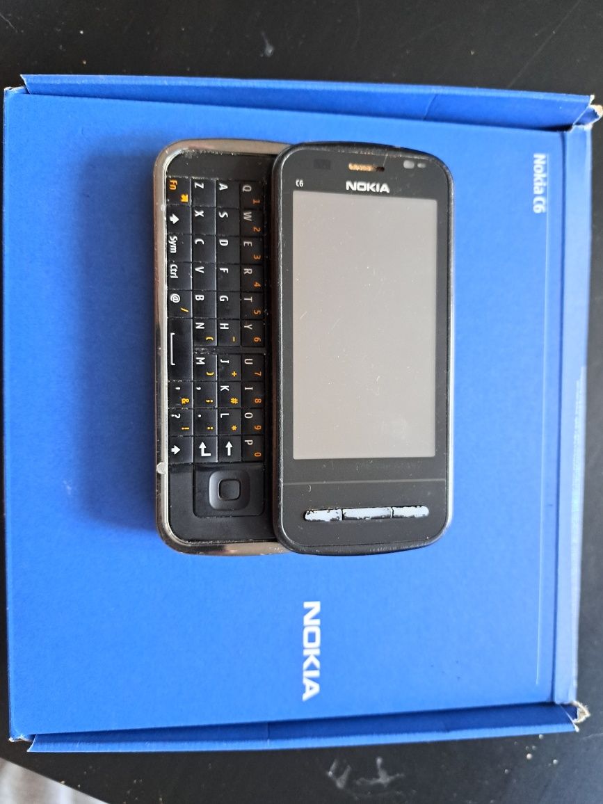 Telefon Nokia C6