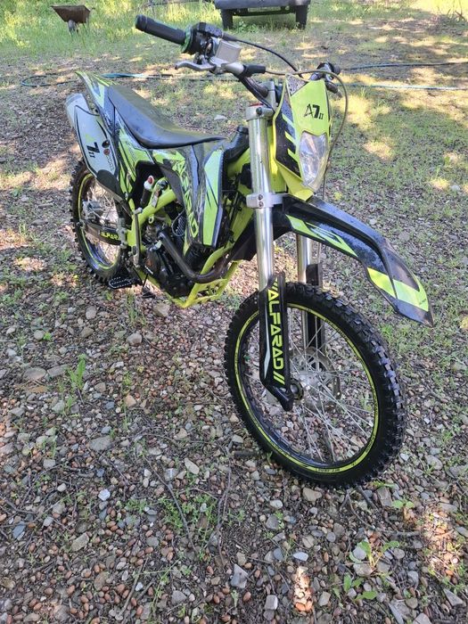 Cross Alfarad 250