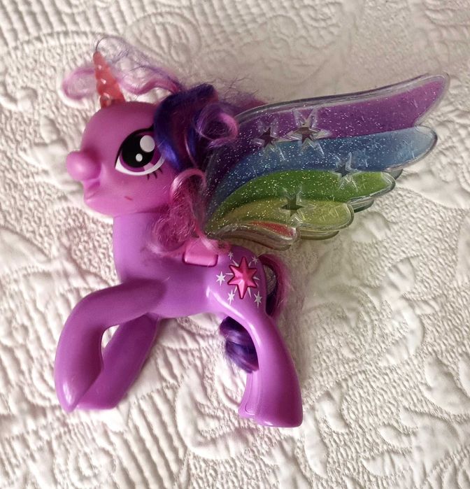 Zabawka Kucyk Pony na baterie, wymiary zabawki: 21 x 18 x 8 cm