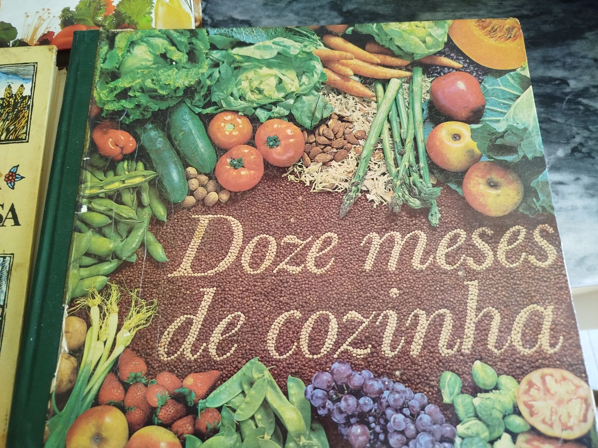 Três livros de receitas diferentes,o valor não é de todos