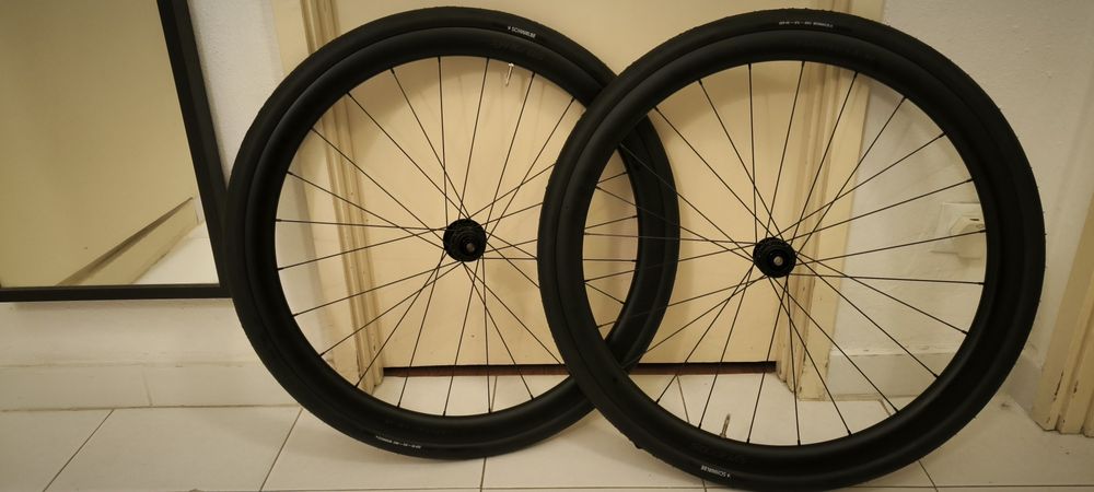 Rodas Carbono Syncros 1.0 Capital 40 mm ( NOVAS  com pneus ).