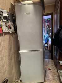 Продам холодильник ariston