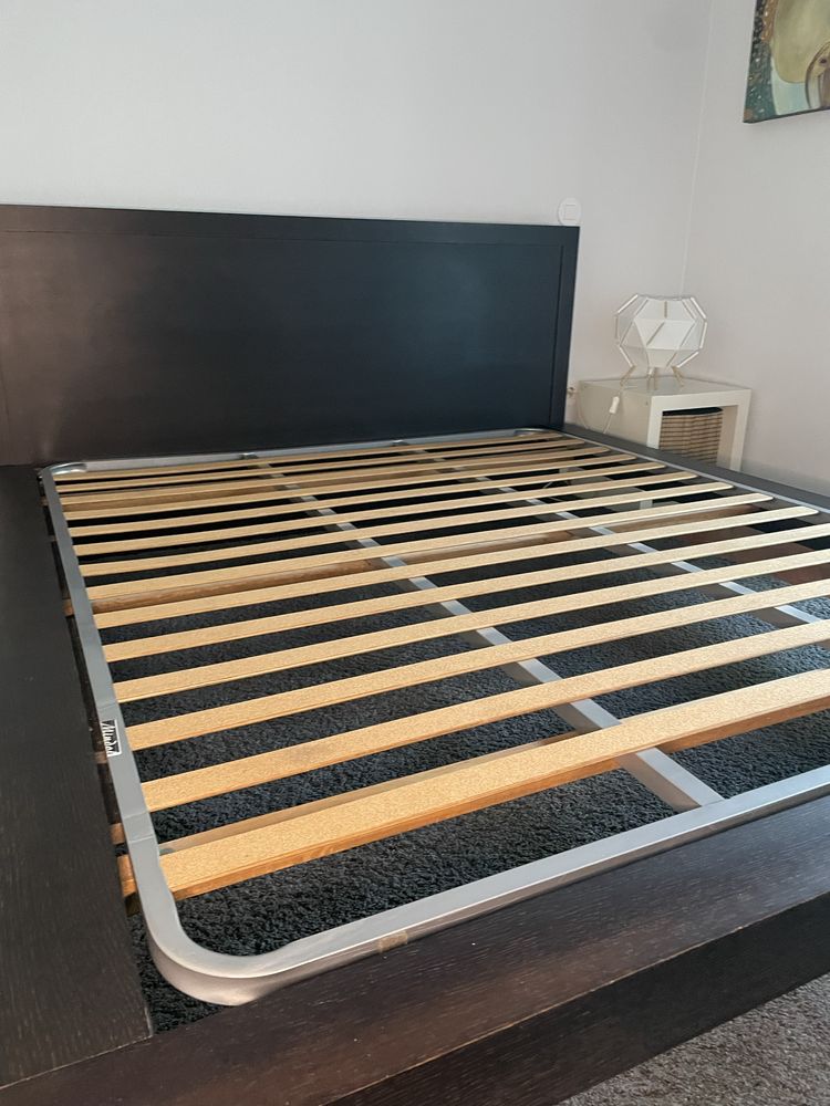 Cama de casal com estrado e colchão