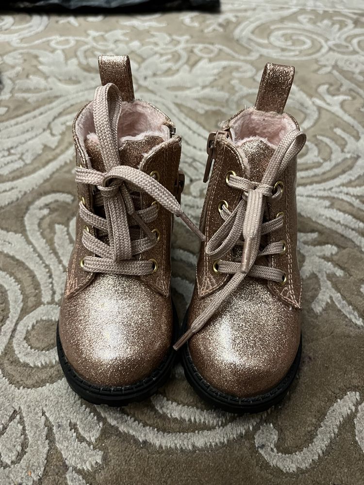 Демісезонні черевички H&M 18/19 розмір рожеве золото