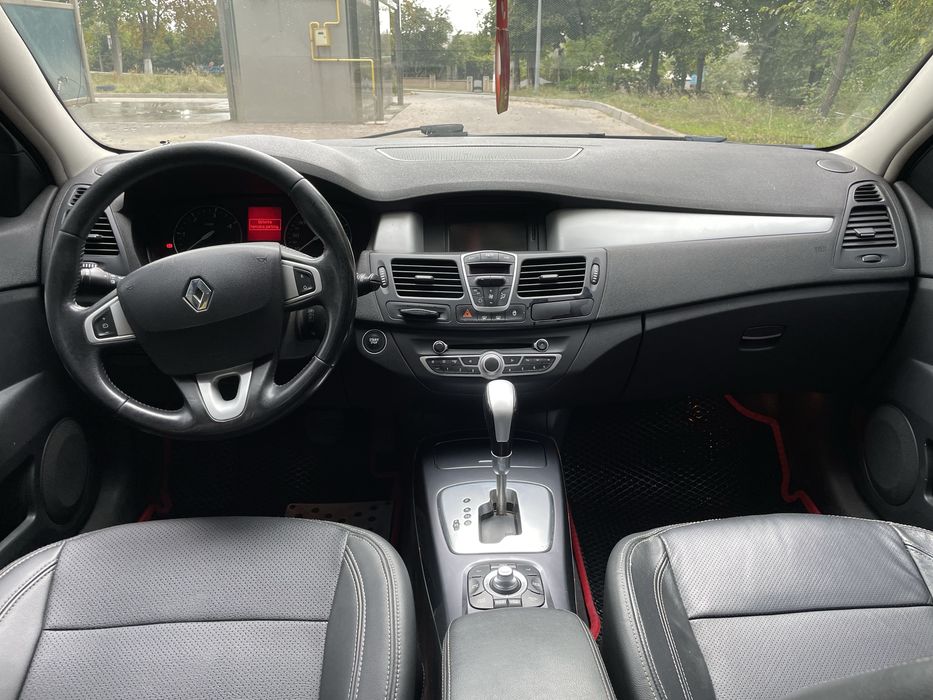 Renault Laguna 3 2.0 дизель Автомат