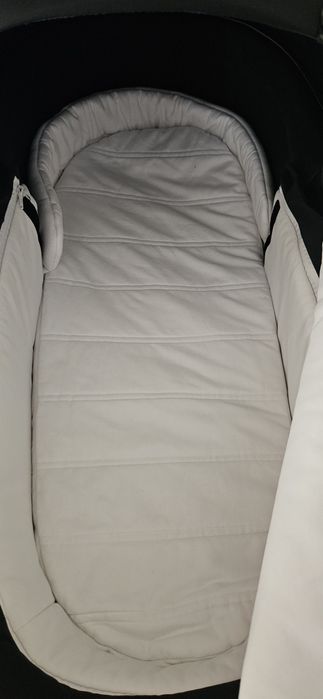 Wózek Cybex Priam 4.0 w zestawie 2w1 lyb 4w1 z bazą obrotową Cybex.