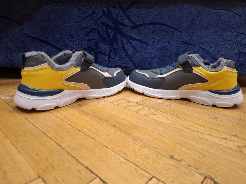 Дитячі модні кросівки